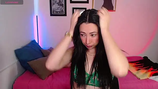 lilyy evanss online show from January 2025 11:02:02 PM