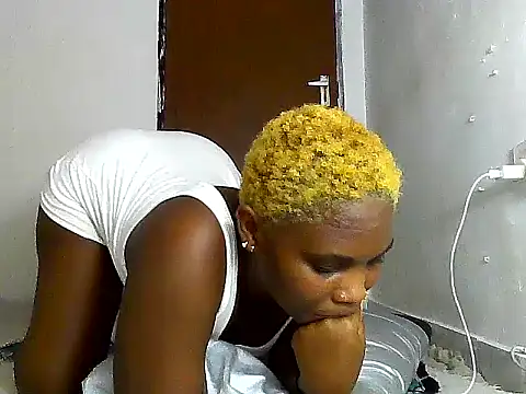 Snapshot of SexyKimberly23 chatting on November 2025 03:36:01 PM SexyKimberly23 online show from November 2025 03:36:01 PM