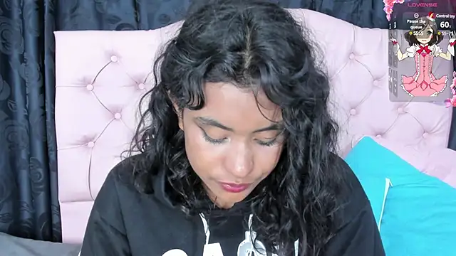 Snapshot of Applehot_LRR chatting on February 2025 08:32:02 AM Applehot LRR online show from February 2025 08:32:02 AM