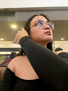 CamilaSofiia online show from November 2025 11:27:02 PM