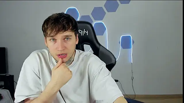 Chris Tyson online show from December 2024 06:28:02 PM