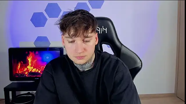 Chris Tyson online show from March 2025 01:43:01 AM