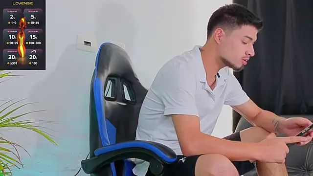 EdwardRoss  online show from November 2025 07:46:02 PM