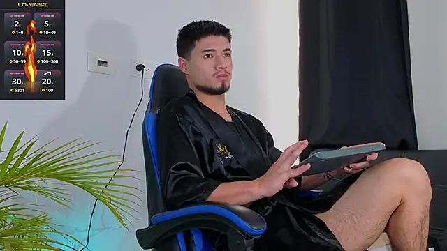 EdwardRoss  online show from December 2025 09:42:02 PM