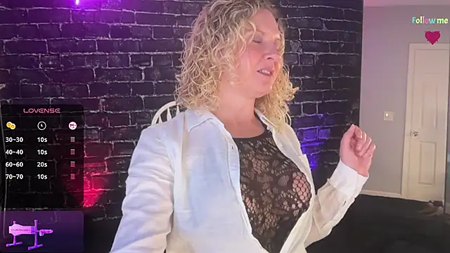 Snapshot of AmberJade_AmJ chatting on July 2026 12:21:02 AM AmberJade AmJ online show from July 2026 12:21:02 AM