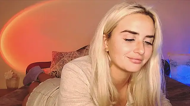 Snapshot of HaileyRosen chatting on January 2025 08:22:01 AM HaileyRosen online show from January 2025 08:22:01 AM