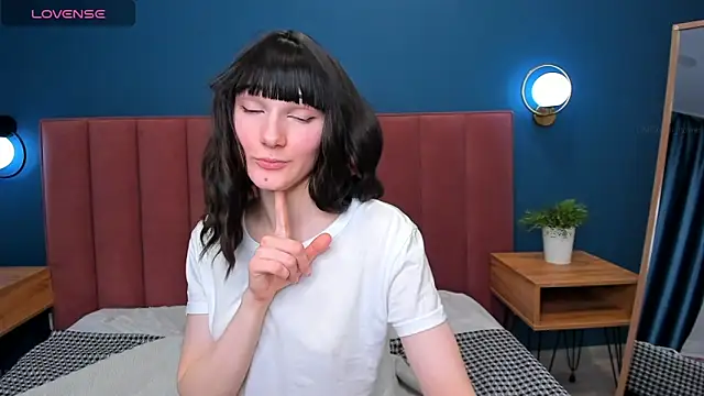 Snapshot of Lili_flowerr chatting on March 2025 03:02:02 AM Lili flowerr online show from March 2025 03:02:02 AM