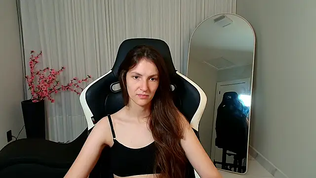 upssnowy online show from October 2025 08:00:02 PM