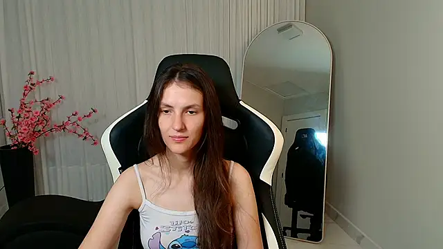 upssnowy online show from November 2025 09:17:02 PM