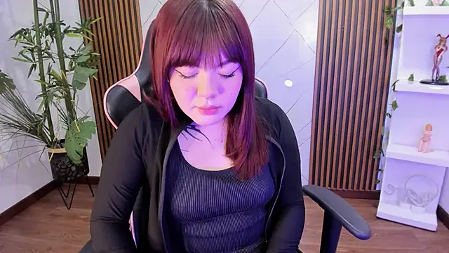 Fluffy Bubble21 online show from February 2025 04:12:01 AM