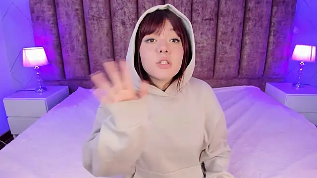 Fluffy Bubble21 online show from March 2025 10:28:02 AM