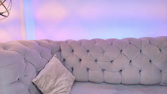 Fluffy Bubble21 online show from September 2025 03:40:01 AM