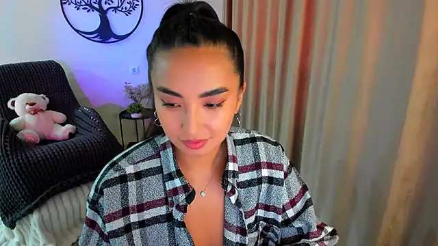 worldofkim online show from September 2025 01:15:02 PM