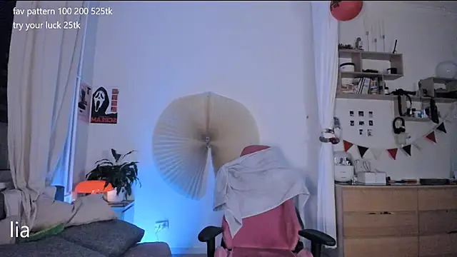 lil lia online show from April 2026 08:42:02 PM