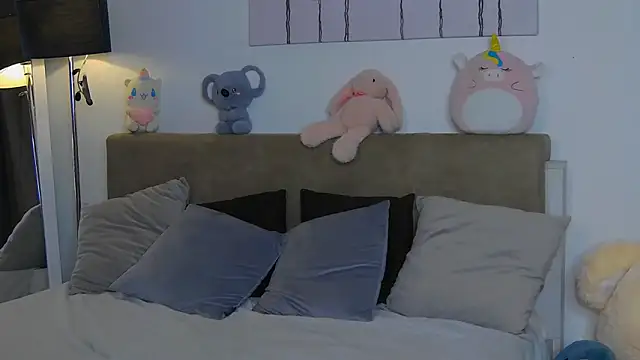 Snapshot of CassKiera chatting on November 2025 06:03:02 AM CassKiera online show from November 2025 06:03:02 AM