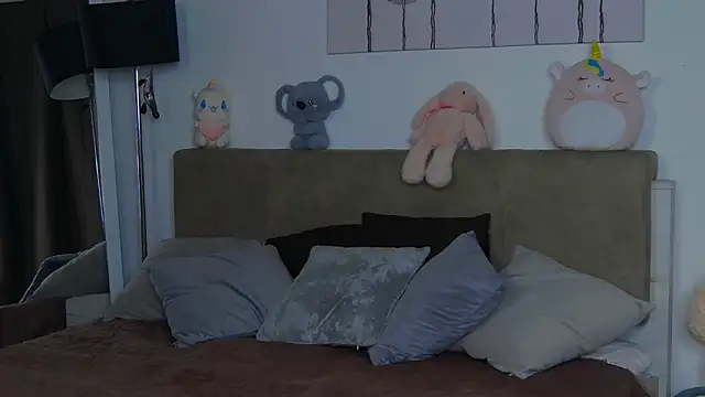 Snapshot of CassKiera chatting on November 2025 06:12:01 AM CassKiera online show from November 2025 06:12:01 AM