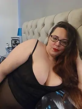 Snapshot of Sexy_Binxy chatting on June 2026 11:00:01 AM Sexy Binxy online show from June 2026 11:00:01 AM