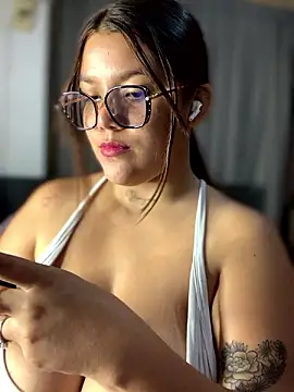 Michellesexxy online show from December 2024 04:36:02 AM