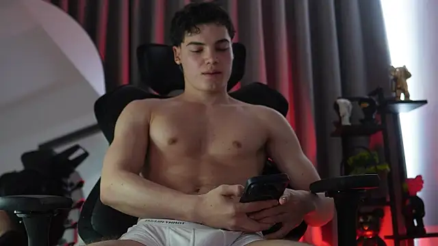 Max cortes1 online show from March 2026 06:12:02 PM