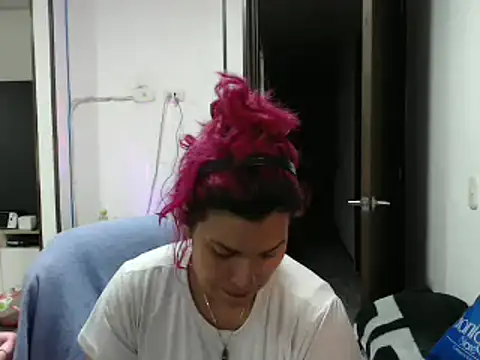 Snapshot of CarolinaRincon chatting on February 2025 01:14:02 AM CarolinaRincon online show from February 2025 01:14:02 AM