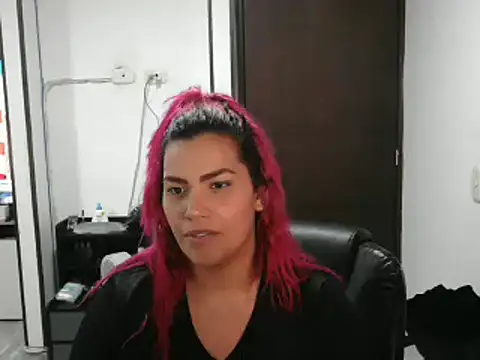 Snapshot of CarolinaRincon chatting on February 2025 01:37:01 AM CarolinaRincon online show from February 2025 01:37:01 AM