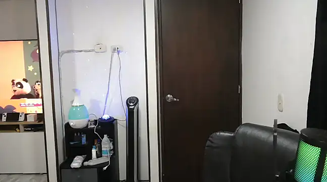 Snapshot of CarolinaRincon chatting on March 2025 01:10:01 AM CarolinaRincon online show from March 2025 01:10:01 AM