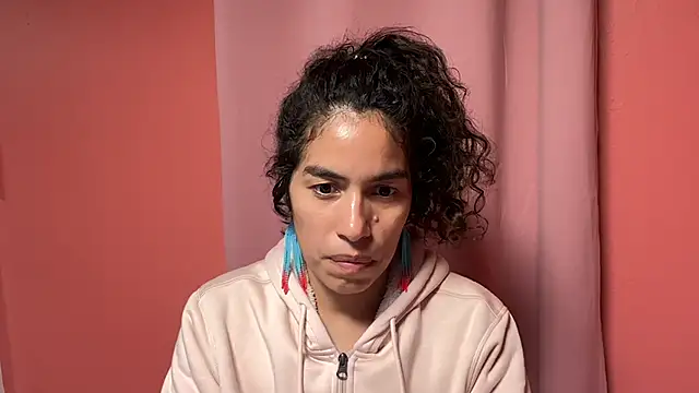 Snapshot of erotic_artist chatting on January 2025 11:40:02 PM erotic artist online show from January 2025 11:40:02 PM