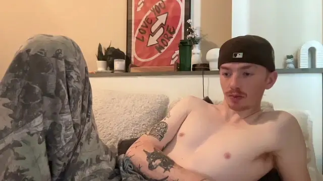 Snapshot of younghungginger chatting on December 2024 07:22:01 PM younghungginger online show from December 2024 07:22:01 PM