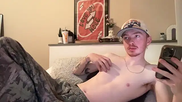 Snapshot of younghungginger chatting on January 2025 01:53:02 AM younghungginger online show from January 2025 01:53:02 AM