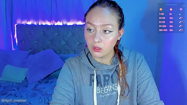 April sommer1 online show from November 2025 08:58:02 AM