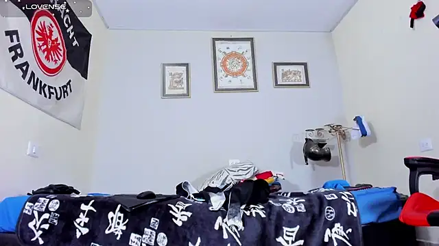 Snapshot of AlejoKhalifa_ chatting on October 2025 12:22:02 PM AlejoKhalifa online show from October 2025 12:22:02 PM