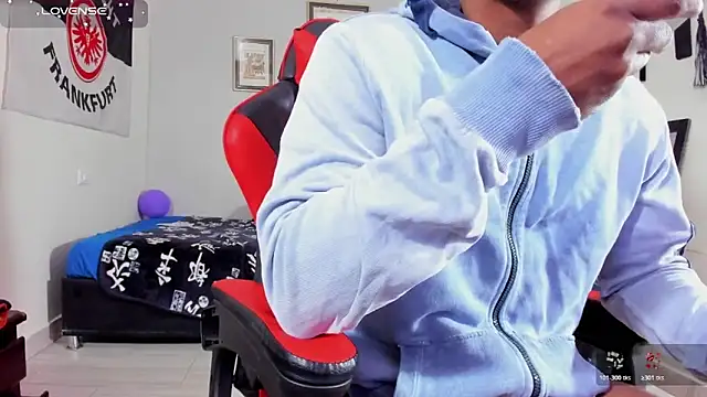 Snapshot of AlejoKhalifa_ chatting on October 2025 12:13:01 AM AlejoKhalifa online show from October 2025 12:13:01 AM