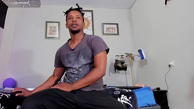 Snapshot of AlejoKhalifa_ chatting on November 2025 10:14:01 AM AlejoKhalifa online show from November 2025 10:14:01 AM