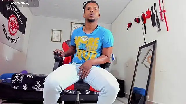 Snapshot of AlejoKhalifa_ chatting on November 2025 07:40:01 AM AlejoKhalifa online show from November 2025 07:40:01 AM