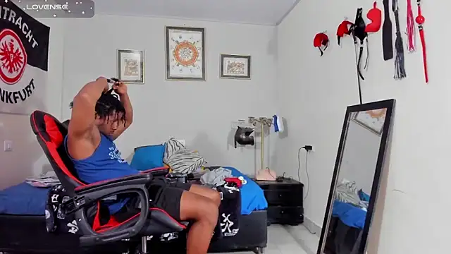 Snapshot of AlejoKhalifa_ chatting on November 2025 02:17:02 AM AlejoKhalifa online show from November 2025 02:17:02 AM