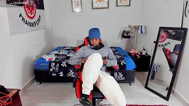 Snapshot of AlejoKhalifa_ chatting on November 2025 10:15:01 AM AlejoKhalifa online show from November 2025 10:15:01 AM