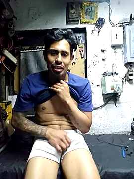 Snapshot of pene_latinoriico chatting on November 2025 03:27:02 AM pene latinoriico online show from November 2025 03:27:02 AM