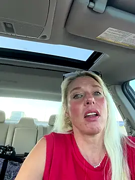 Snapshot of Glamazonx chatting on September 2025 01:43:02 PM Glamazonx online show from September 2025 01:43:02 PM