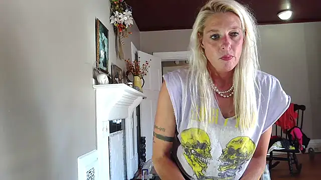 Snapshot of Glamazonx chatting on September 2025 03:56:02 PM Glamazonx online show from September 2025 03:56:02 PM