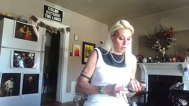 Snapshot of Glamazonx chatting on November 2025 05:45:01 PM Glamazonx online show from November 2025 05:45:01 PM