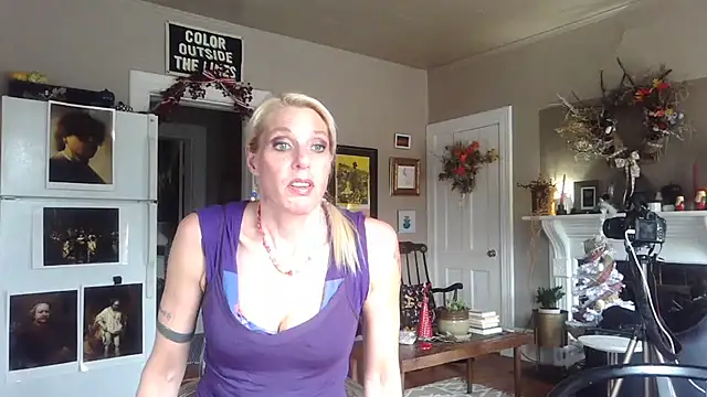 Snapshot of Glamazonx chatting on November 2025 06:30:02 PM Glamazonx online show from November 2025 06:30:02 PM