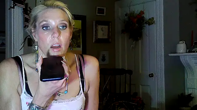 Snapshot of Glamazonx chatting on December 2025 12:51:01 AM Glamazonx online show from December 2025 12:51:01 AM