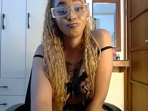 queencydoll online show from June 2026 02:33:01 PM