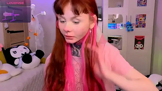 Britney Lynch online show from November 2025 08:54:02 PM