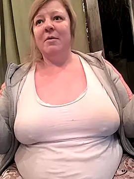 Snapshot of jusichka chatting on November 2025 06:19:01 PM jusichka online show from November 2025 06:19:01 PM