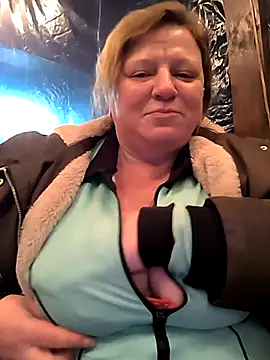 Snapshot of jusichka chatting on November 2025 07:27:01 PM jusichka online show from November 2025 07:27:01 PM