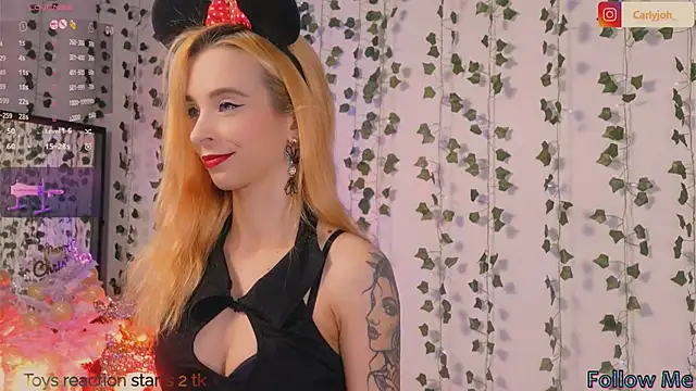 Snapshot of CarlyMilton chatting on December 2024 12:52:02 AM CarlyMilton online show from December 2024 12:52:02 AM