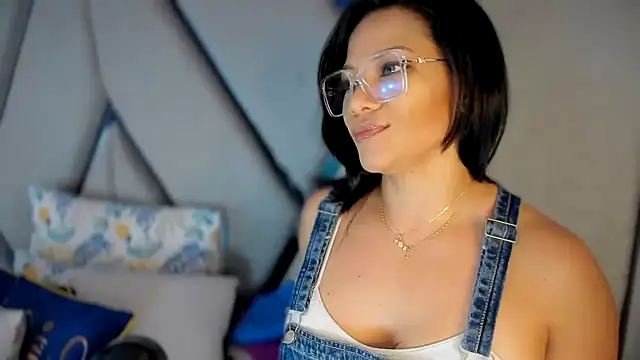 paula daniela1 online show from February 2025 09:43:01 PM