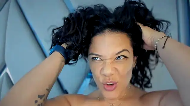 paula daniela1 online show from March 2025 12:58:02 AM