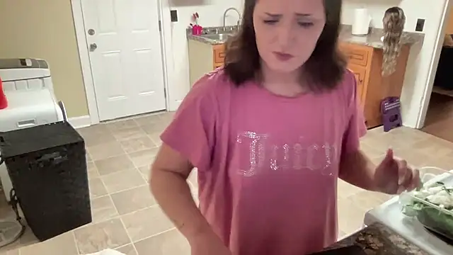 Snapshot of sexylilly69 chatting on February 2025 03:30:01 AM sexylilly69 online show from February 2025 03:30:01 AM